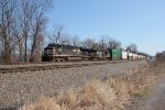 NS 7618 leads train 21E west